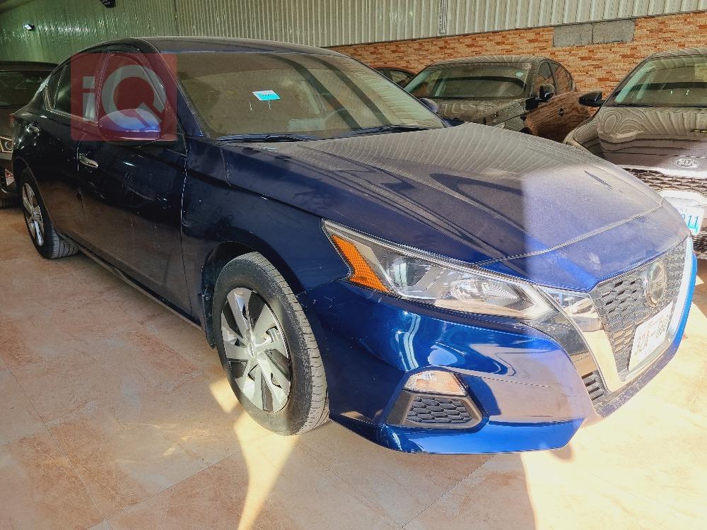 نيسان ألتيما